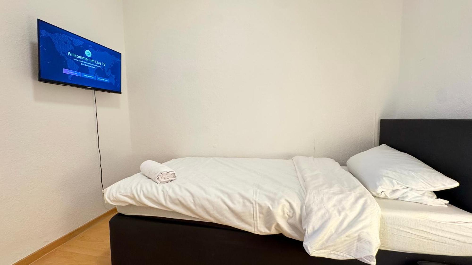 Apartments Im Herzen Von Neumuenster Innenstadt & Hbf Fusslaeufig, Mit Privatparkplatz Extérieur photo