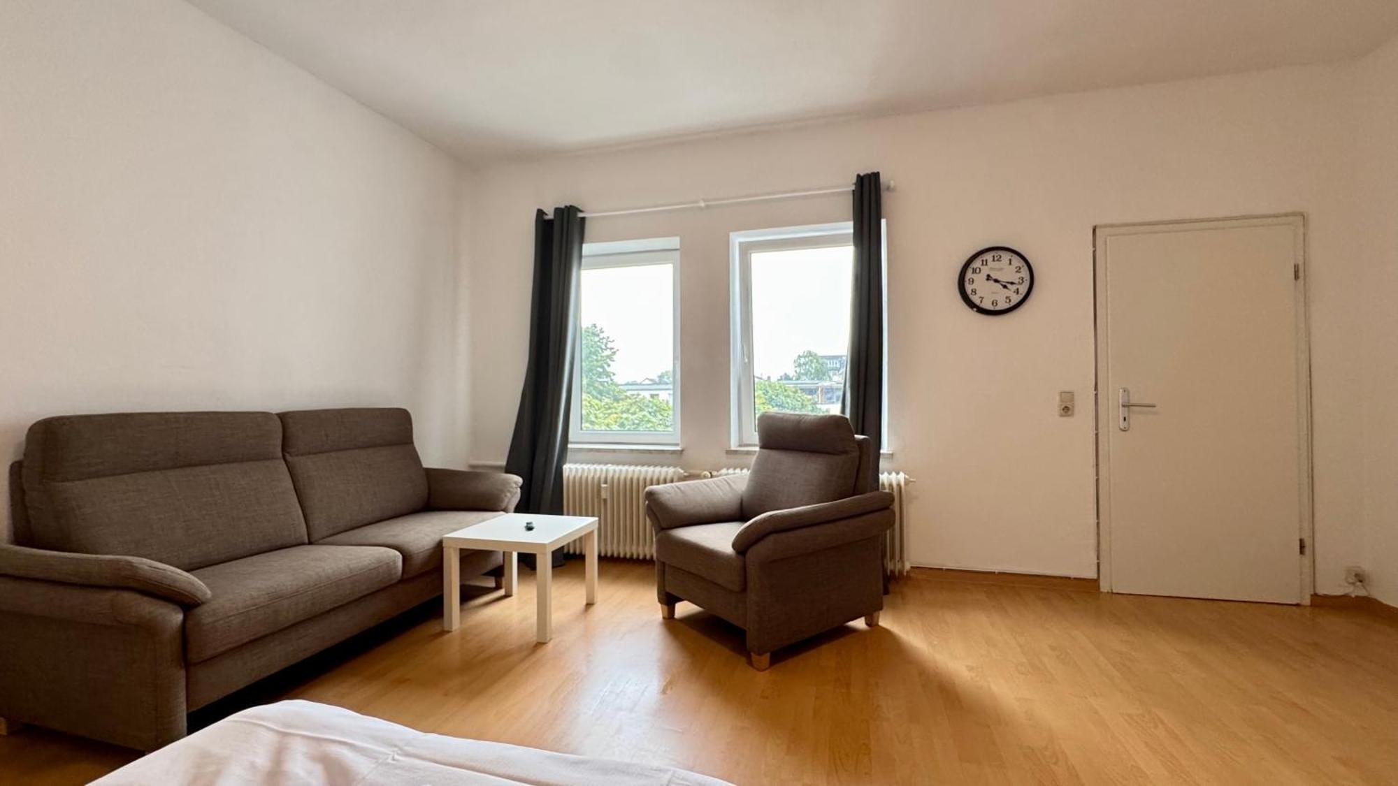 Apartments Im Herzen Von Neumuenster Innenstadt & Hbf Fusslaeufig, Mit Privatparkplatz Extérieur photo