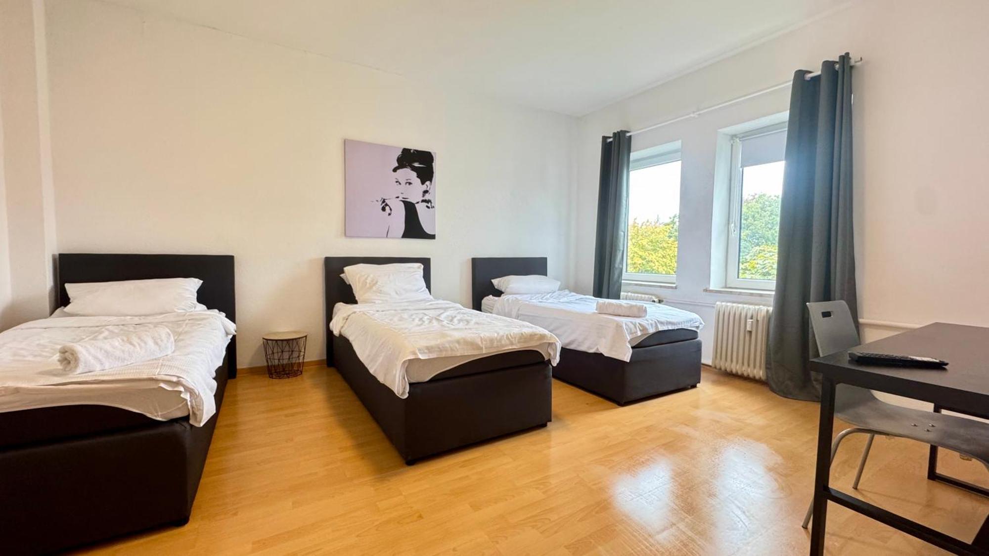 Apartments Im Herzen Von Neumuenster Innenstadt & Hbf Fusslaeufig, Mit Privatparkplatz Extérieur photo