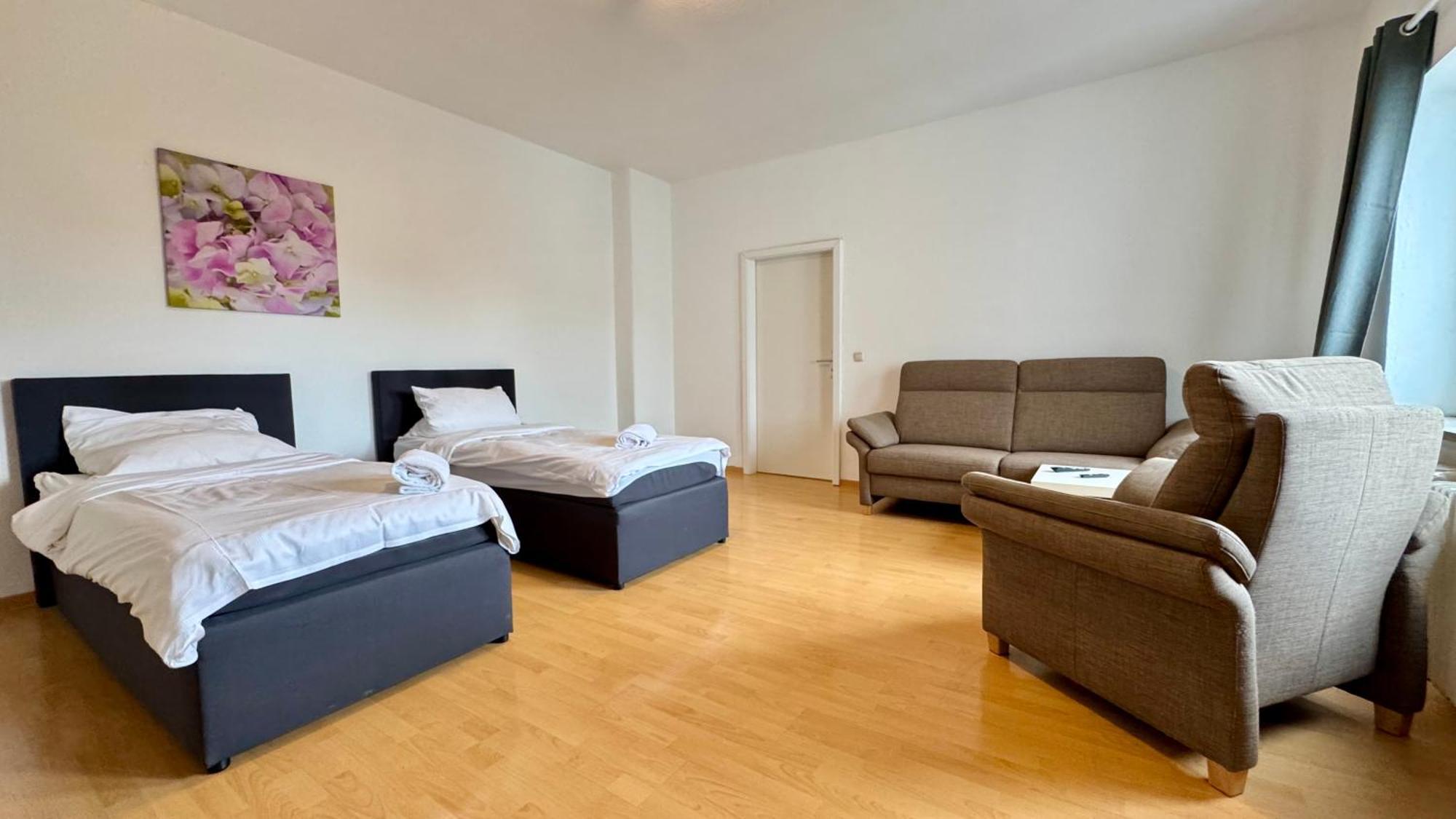 Apartments Im Herzen Von Neumuenster Innenstadt & Hbf Fusslaeufig, Mit Privatparkplatz Extérieur photo