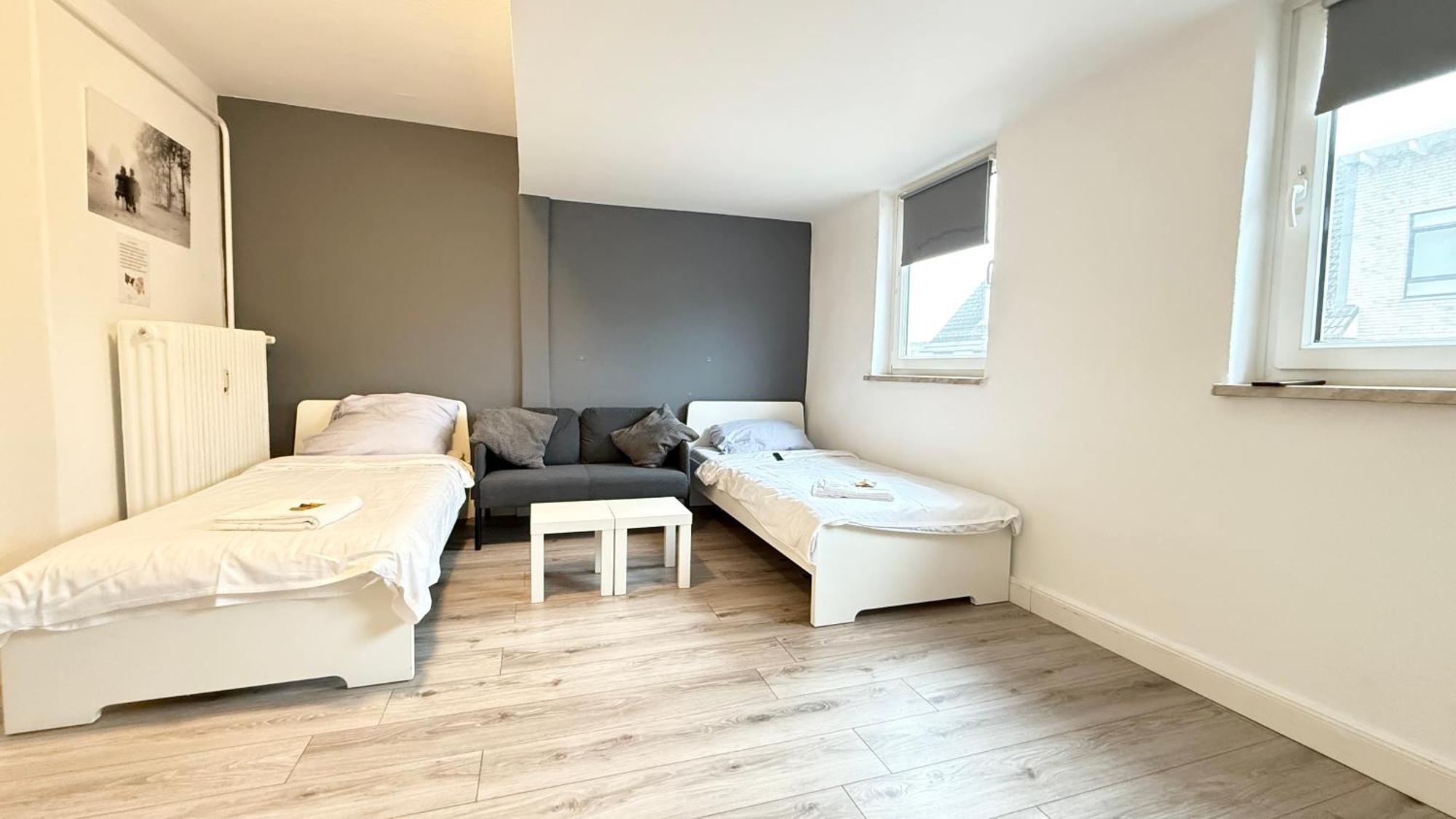 Apartments Im Herzen Von Neumuenster Innenstadt & Hbf Fusslaeufig, Mit Privatparkplatz Extérieur photo