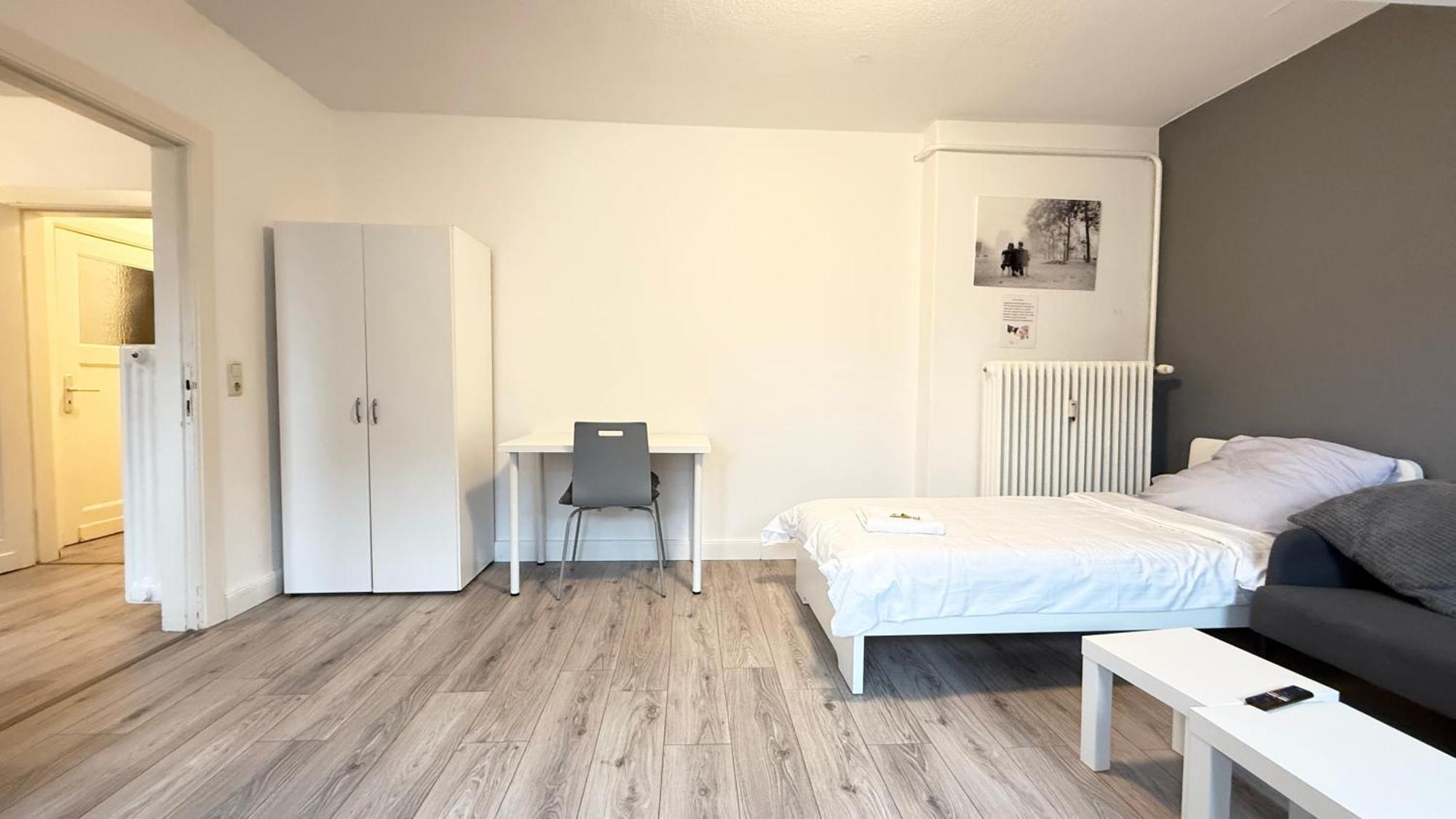 Apartments Im Herzen Von Neumuenster Innenstadt & Hbf Fusslaeufig, Mit Privatparkplatz Extérieur photo
